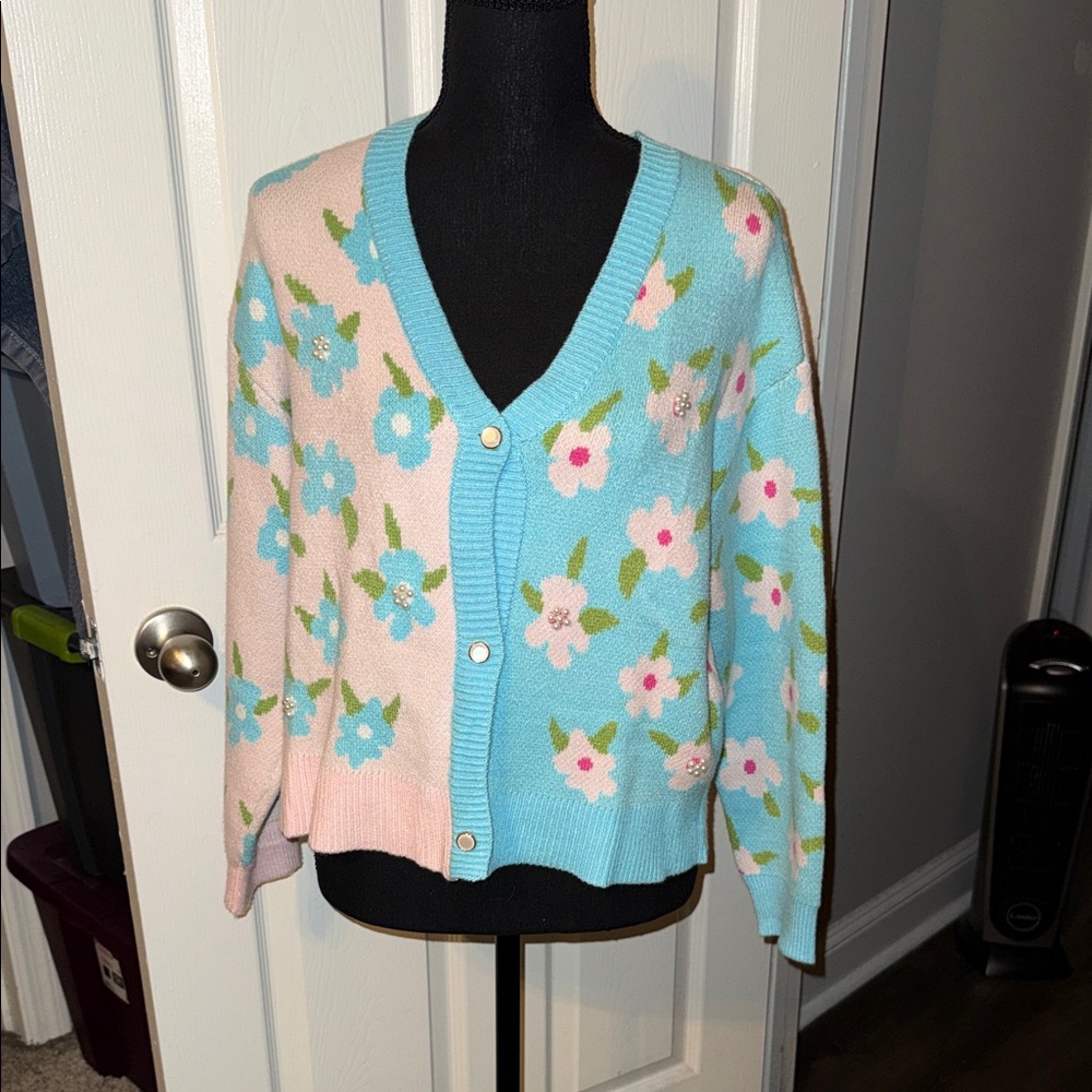 🖤NO BRAND PINK/BLUE FLORAL FAUX PEARL CARDIGAN SIZE M🖤